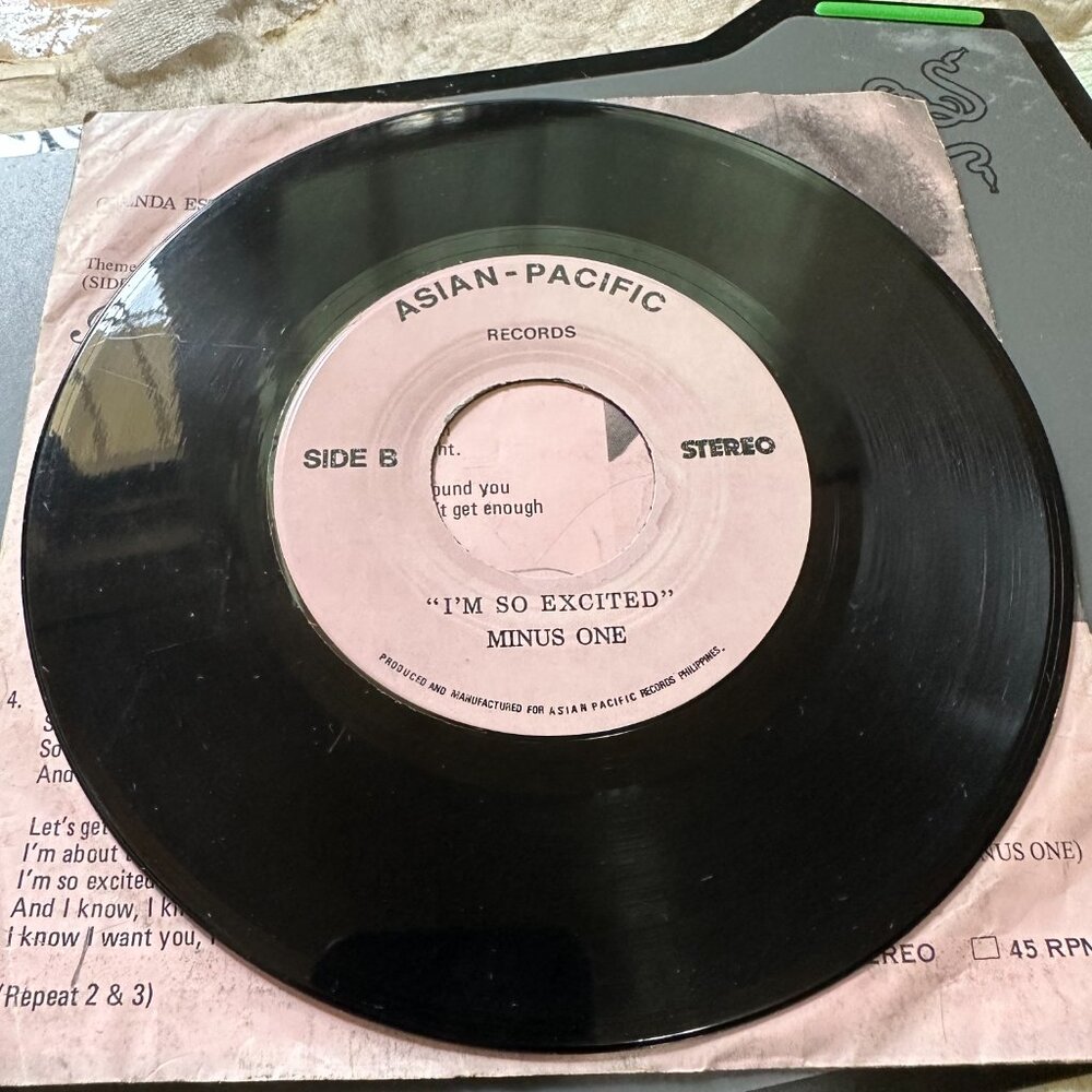 Glenda Estrellado I'm So Excited 45rpm Vinyl Record Fiesta of Song Asian Pacific - Picture 2 of 4